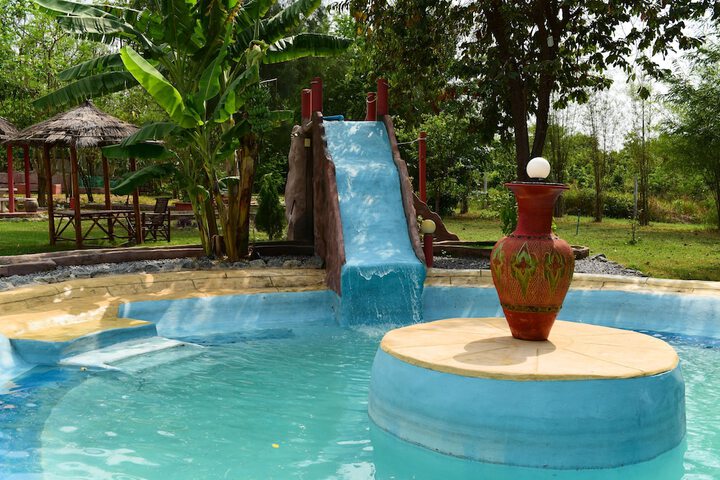 Pool 41 of 68