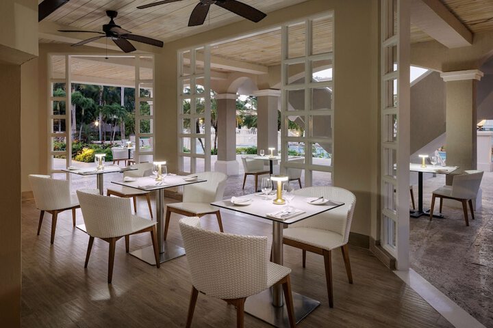 Dining 86 of 121