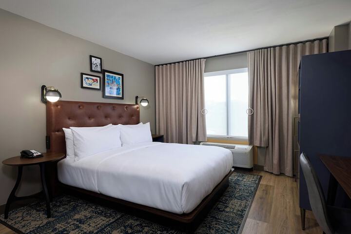 Room 16 of 38
