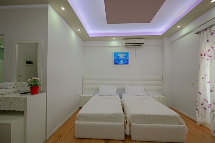 Room 79 of 119