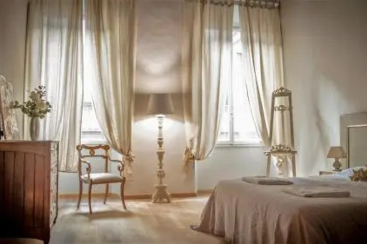 Room 4 of 5
