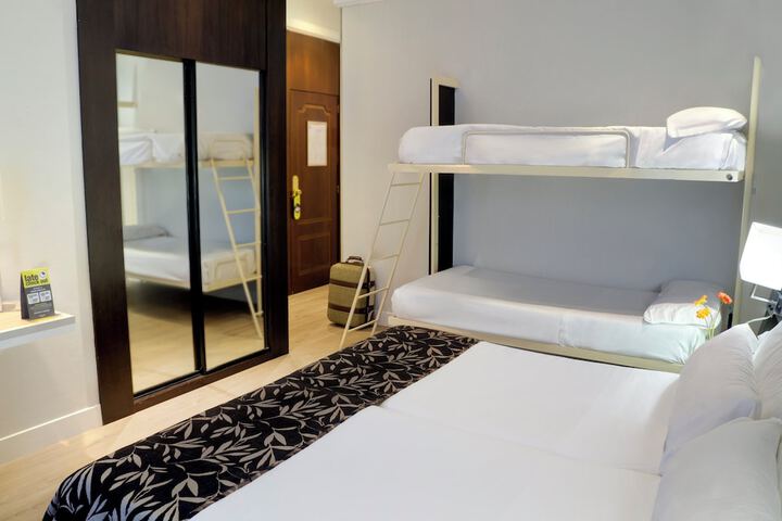 Room 8 of 31