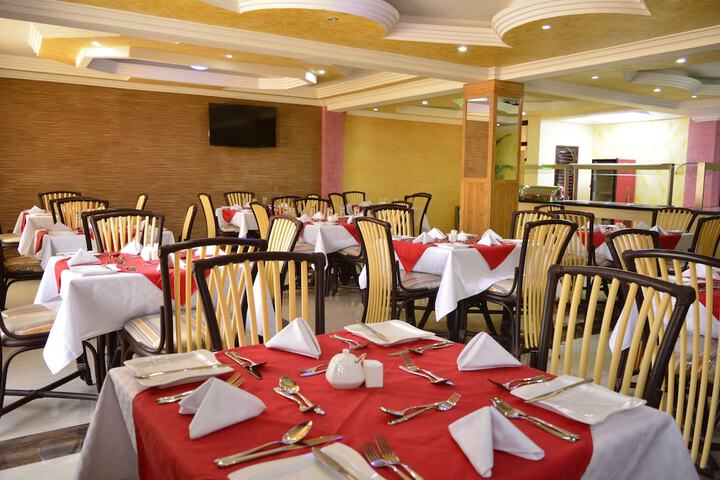 Dining Photos