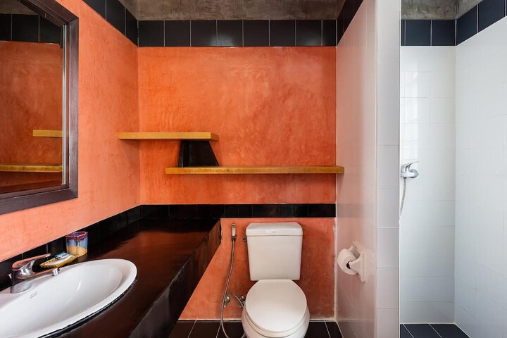 Room 18 of 25
