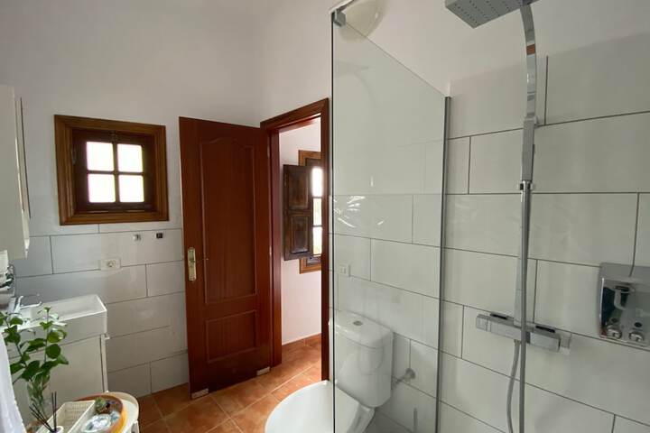 Room 43 of 66
