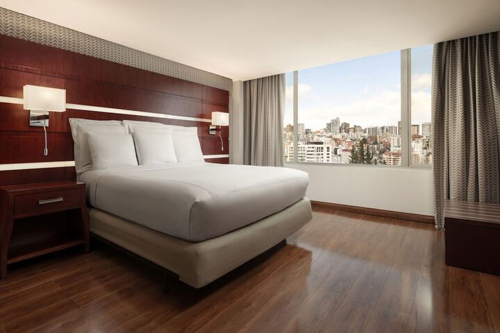 Room 27 of 144