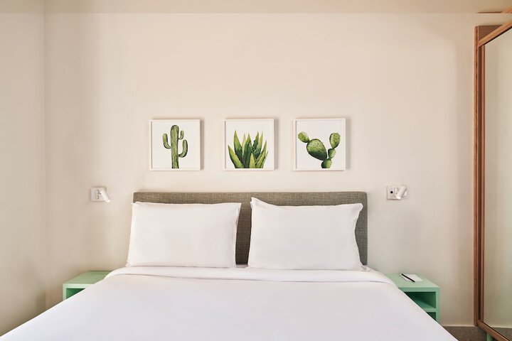 Room 11 of 60