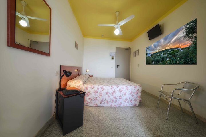 Room 8 of 41