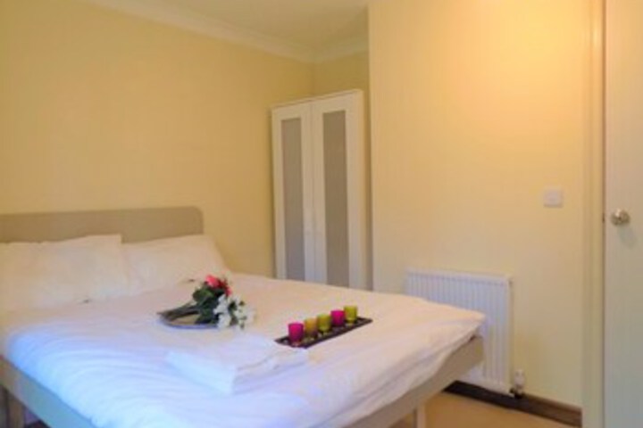 Room 35 of 49