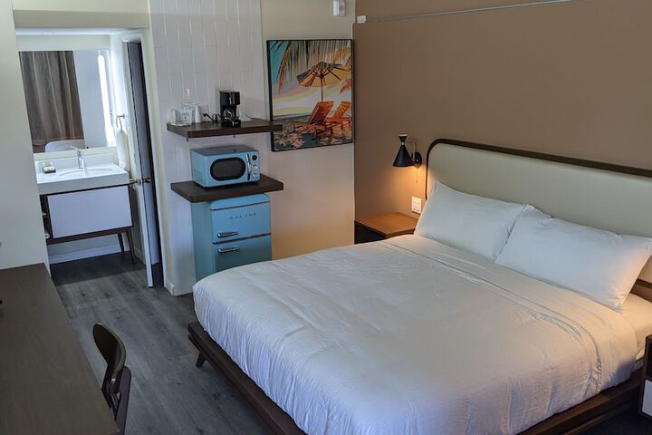 Studio King Size Bed (19 of 24)