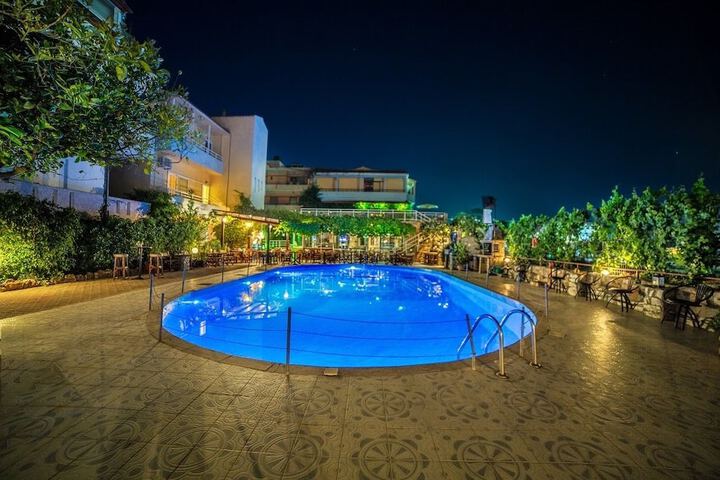Pool Hotel