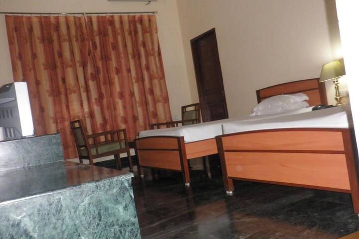Room 7 of 39