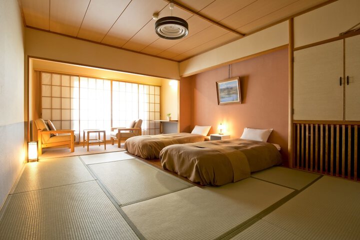 Room 6 of 37
