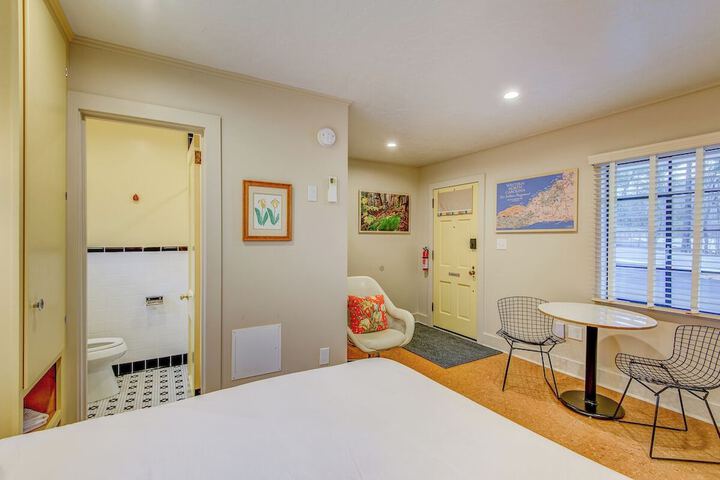Room 57 of 102