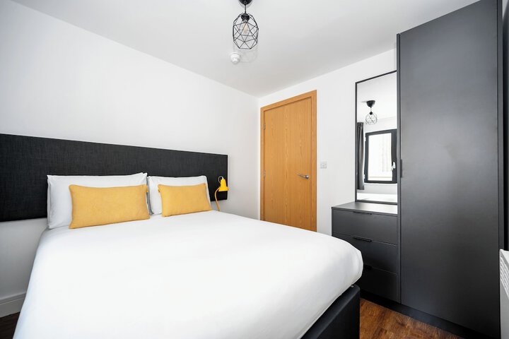 Room 16 of 62