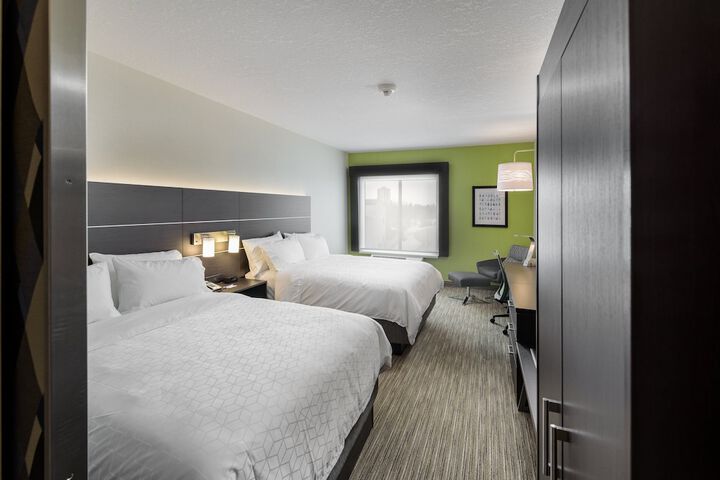 Room 3 of 47