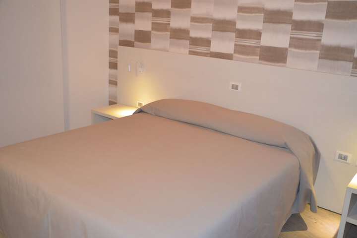 Room 5 of 79