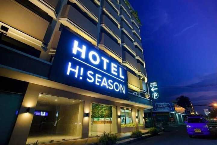 Hotel Entry