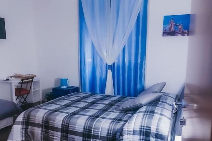 Room 4 of 61