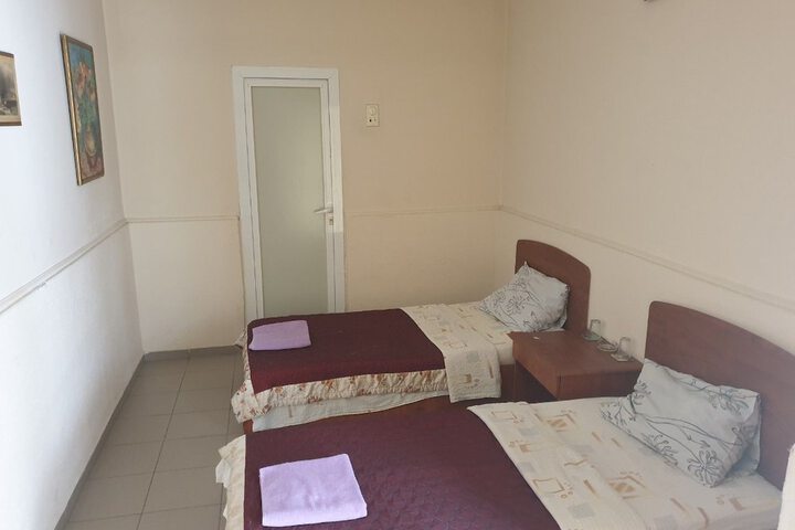 Room 1 of 11