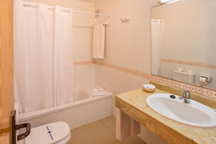 Room 16 of 43