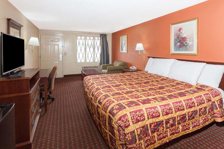 2 Double Beds Accessible (7 of 11)