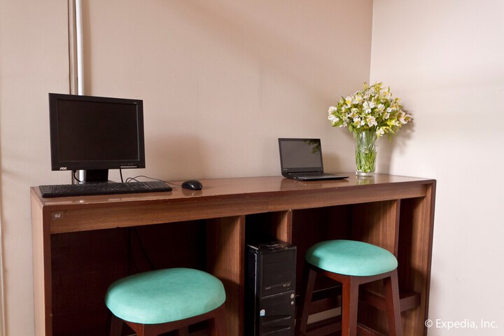Business Center 141 of 156
