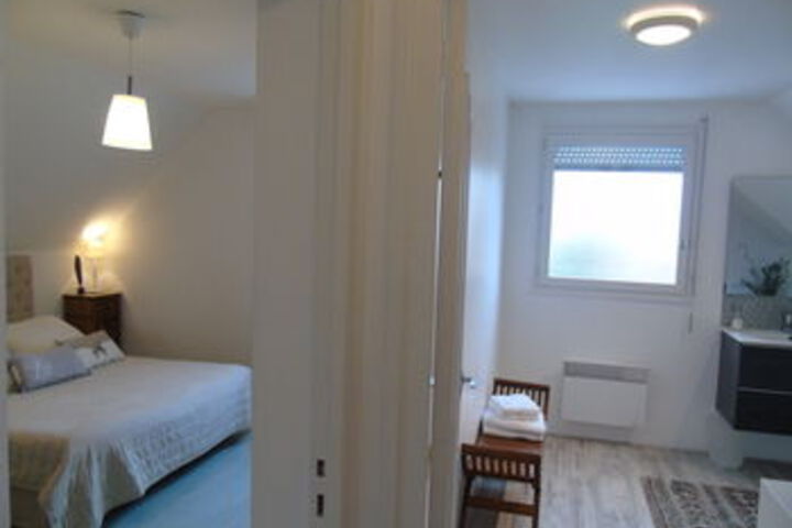 Room 12 of 27