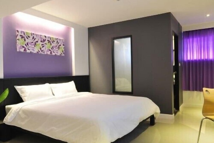 Room 12 of 34