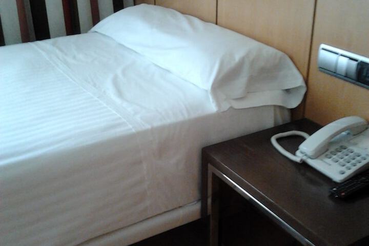 Room 5 of 31