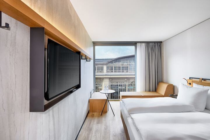 Room 3 of 25