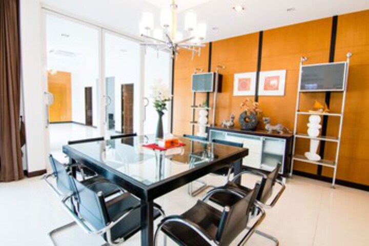 Room 6 of 14