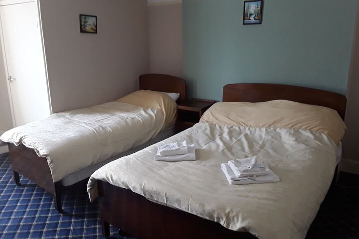 Room 6 of 45