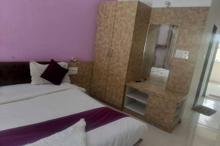 Room 5 of 24