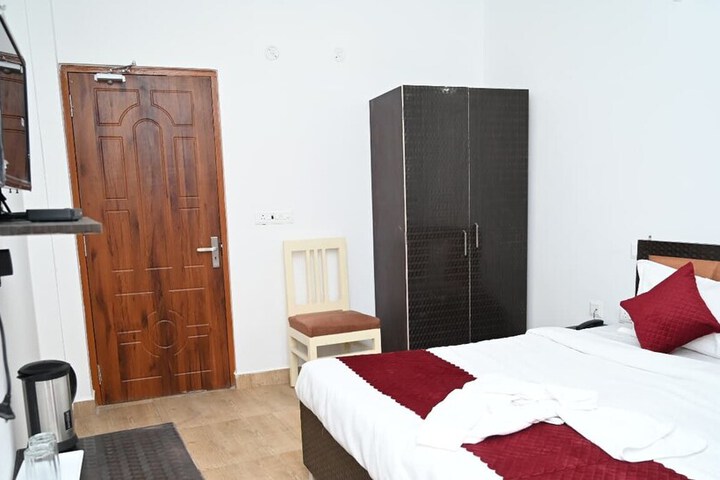 Room 16 of 24