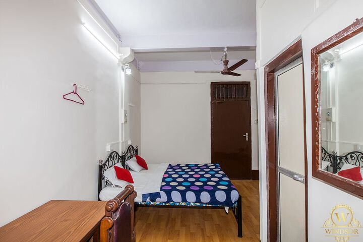 Room 7 of 19