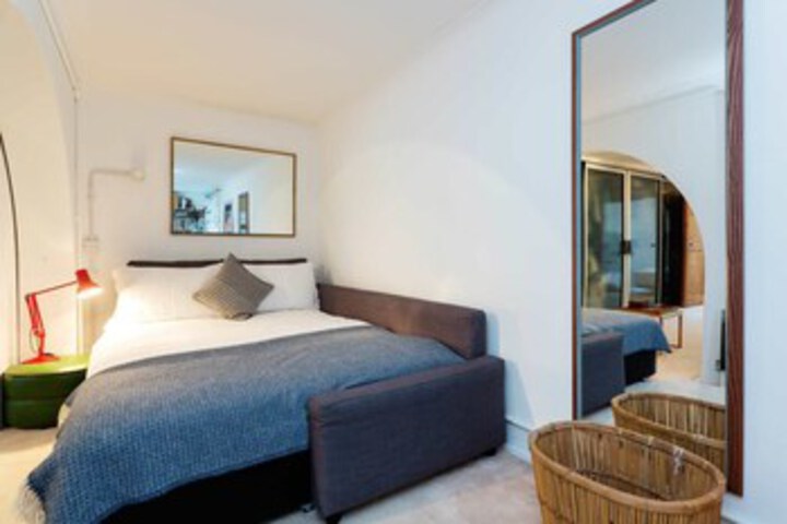 Room 15 of 20