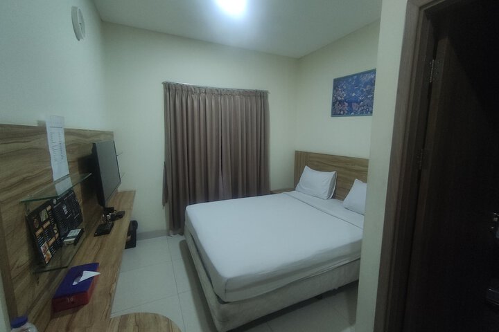 Room 6 of 44