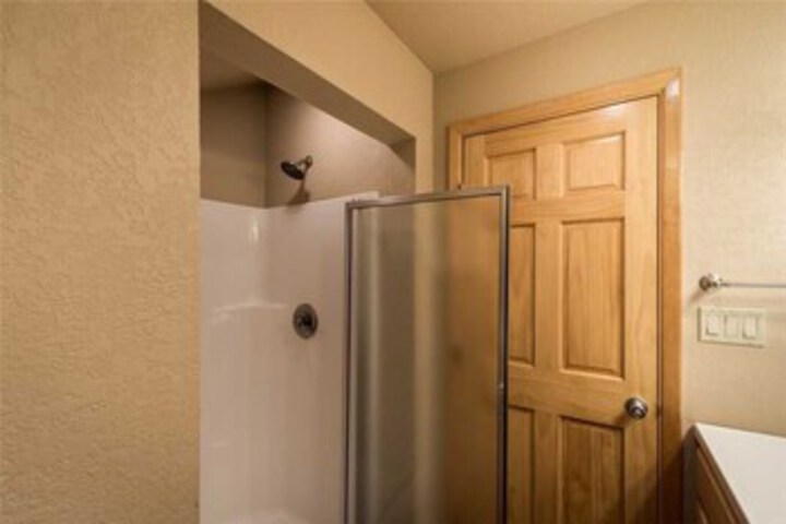 Room 2 of 25