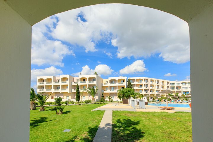 Hotel Exterior 213 of 229