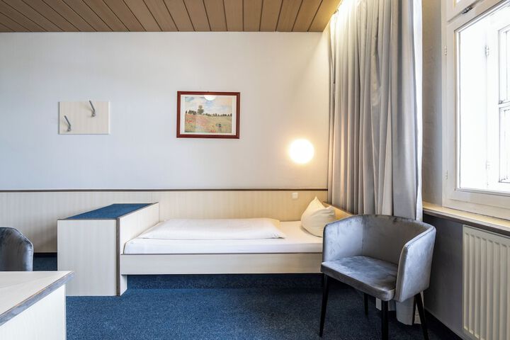 Room 50 of 103