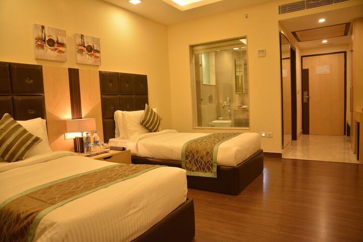 Room 15 of 73