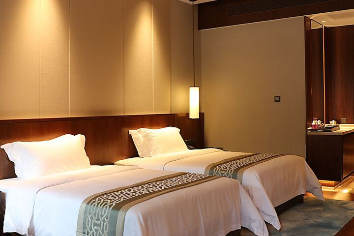 Room 12 of 68