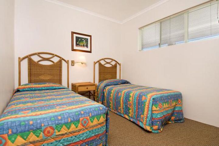 Room 3 of 37