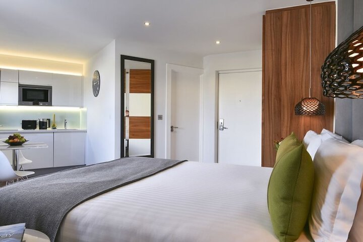 Room 4 of 36