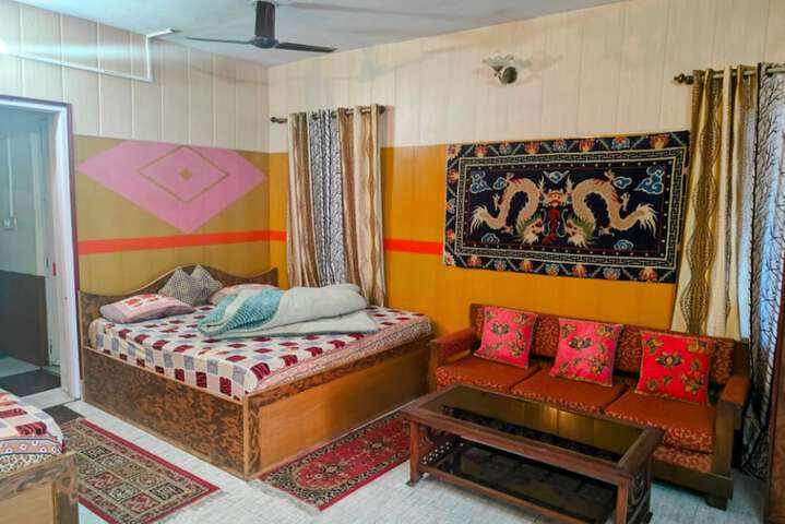 Room 15 of 26