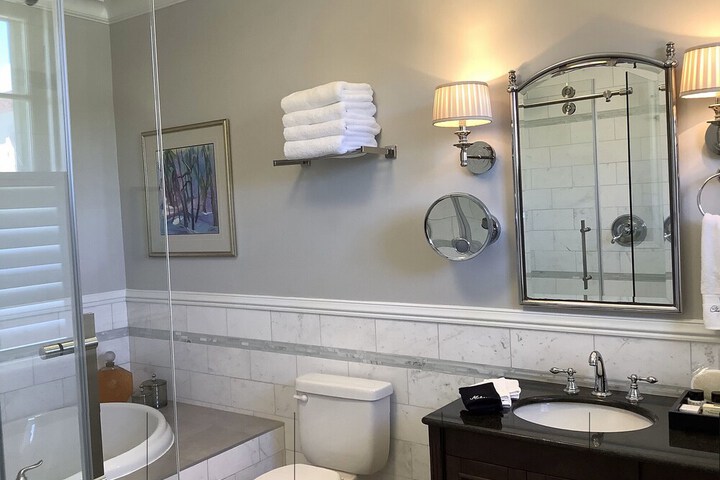 Room 4 of 36