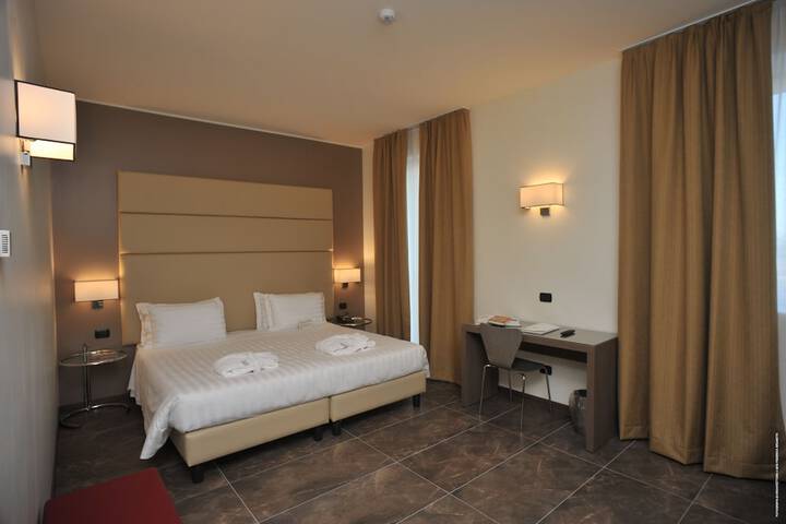Room 10 of 86