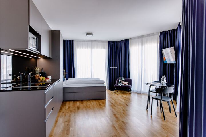 Room 32 of 68