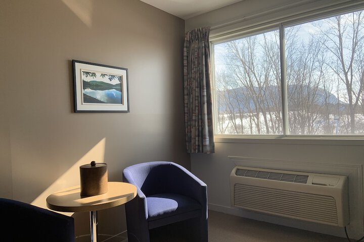 Room 5 of 18